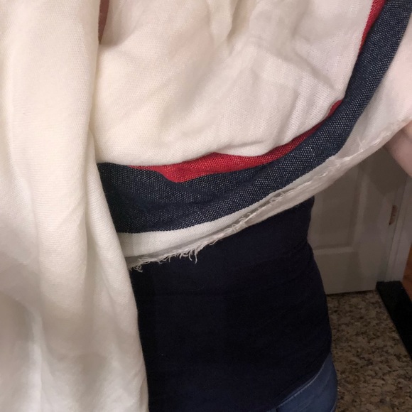 Blanket 🧣❄️ - Picture 2 of 3